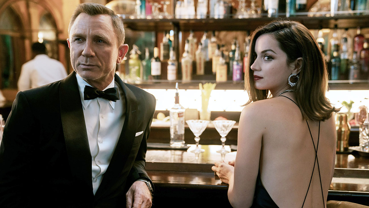 2d5b1b8beb9b29a4e18e9cbfac8f7d02 daniel craig ana de armas in no time to die everett h 2021