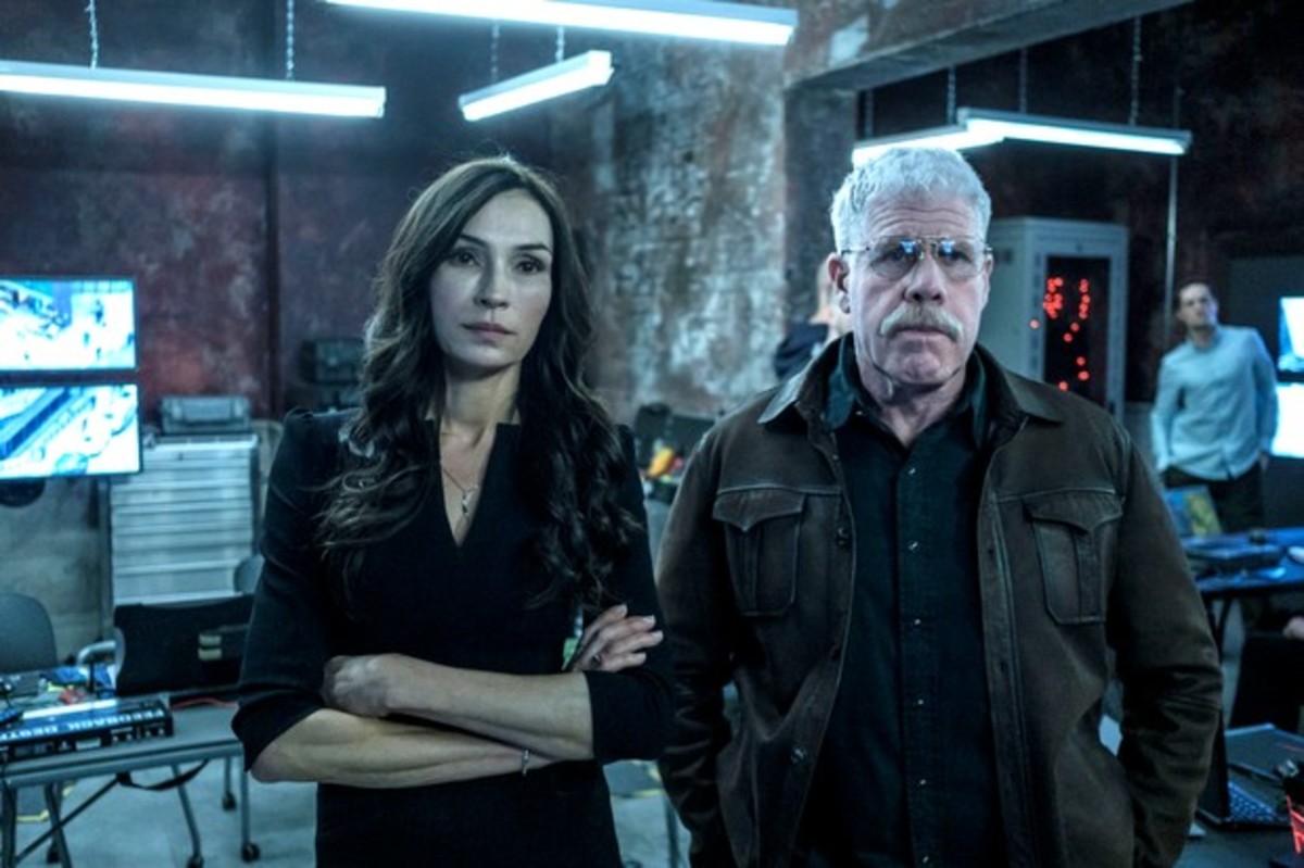 Large 0fb8eab2b6c4b8d680c7be8881203f99 famke janssen and ron perlman in the capture coming soon to bbc one 05f968b