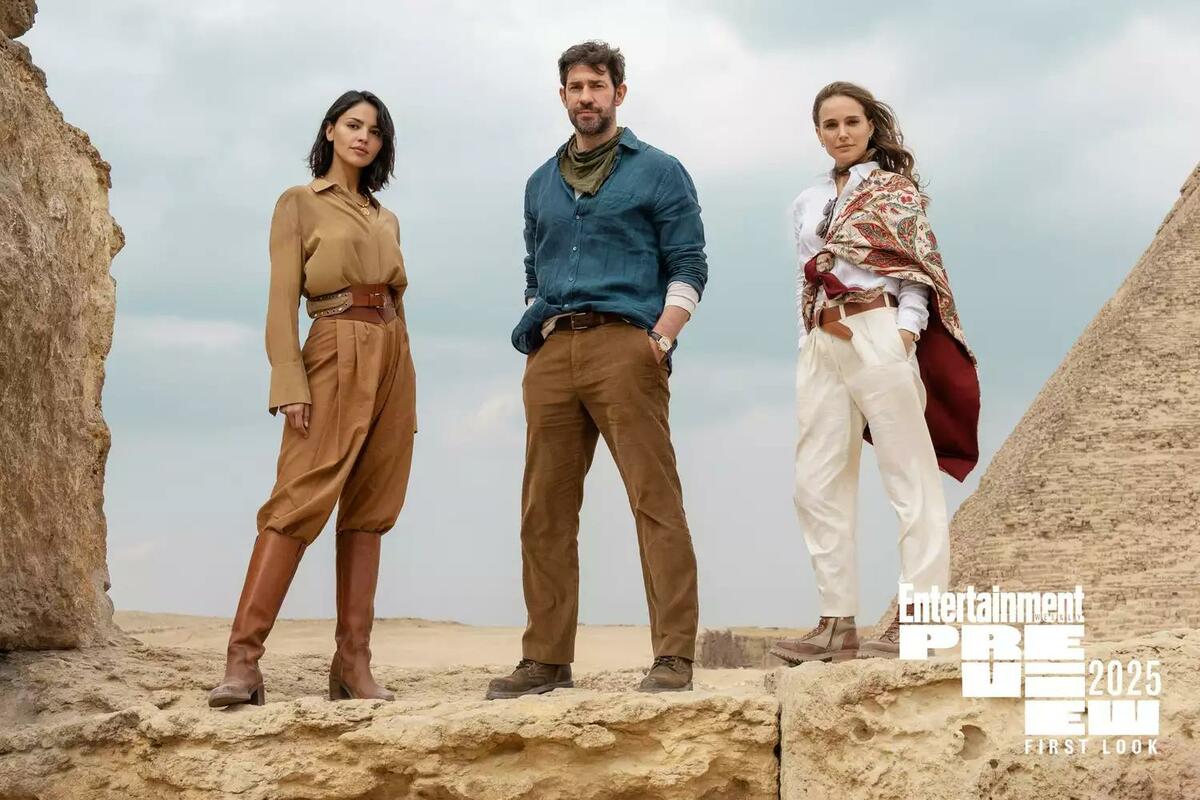 Large 1825dc346d6c648d0e81a6a093d66750 fountain of youth natalie portman john krasinski eiza gonzalez 120924
