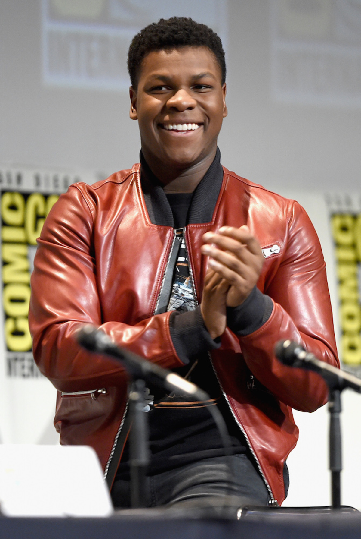 Large 23c1e30e65bd445713dad20d5886170d star wars comic con 2015 panel 27