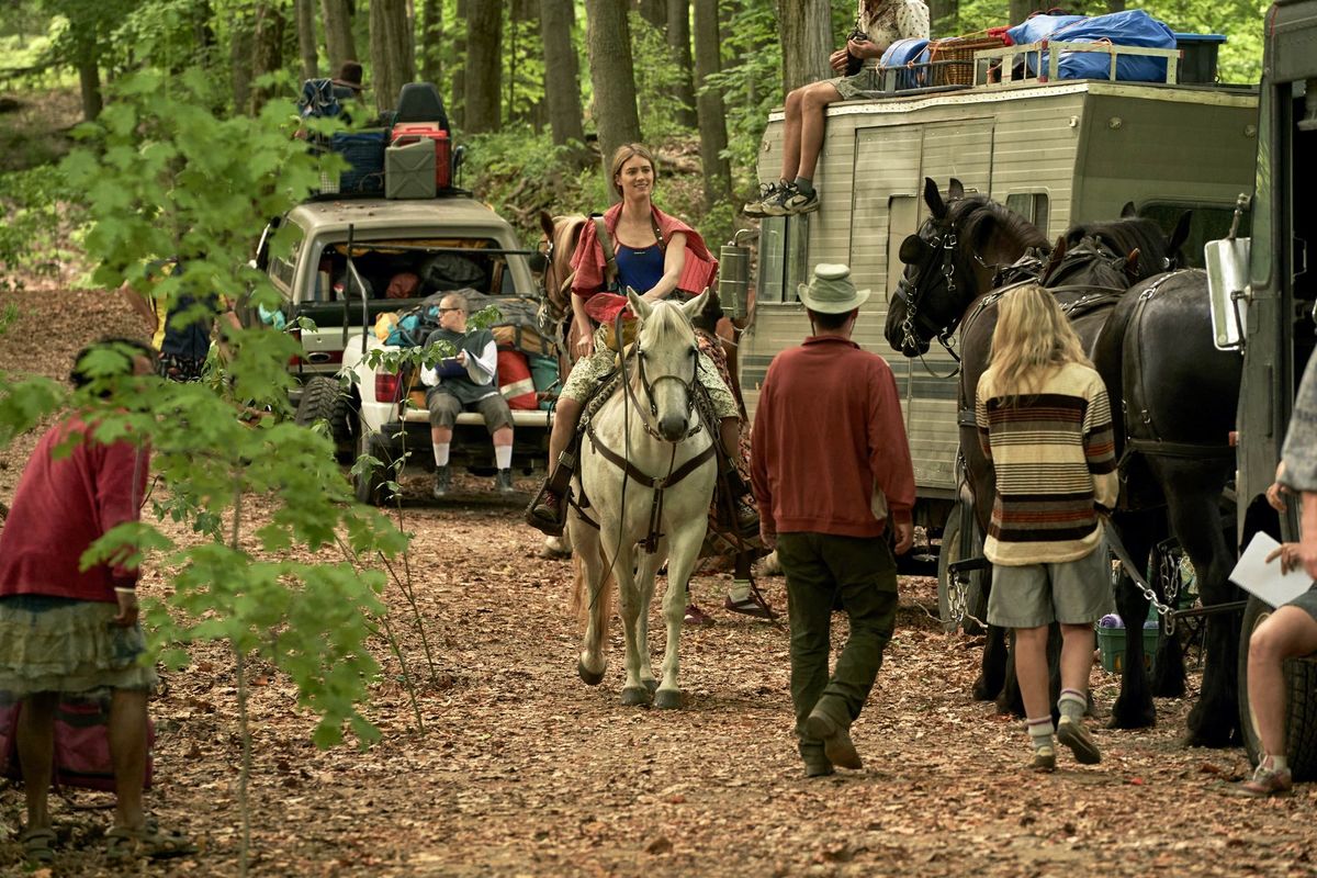 Large 392933a43ba657b4cc6d3d6dd866ce81 station eleven mackenzie davis 1635951534