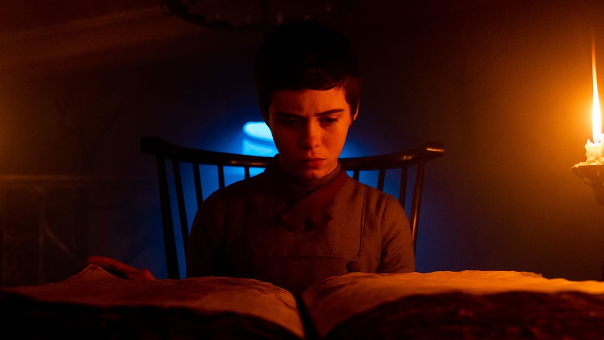 Large 431103d8ad24fa56f5561569110fcaed gretel hansel sophia lillis stars in gretel hansel 2 rgb.0