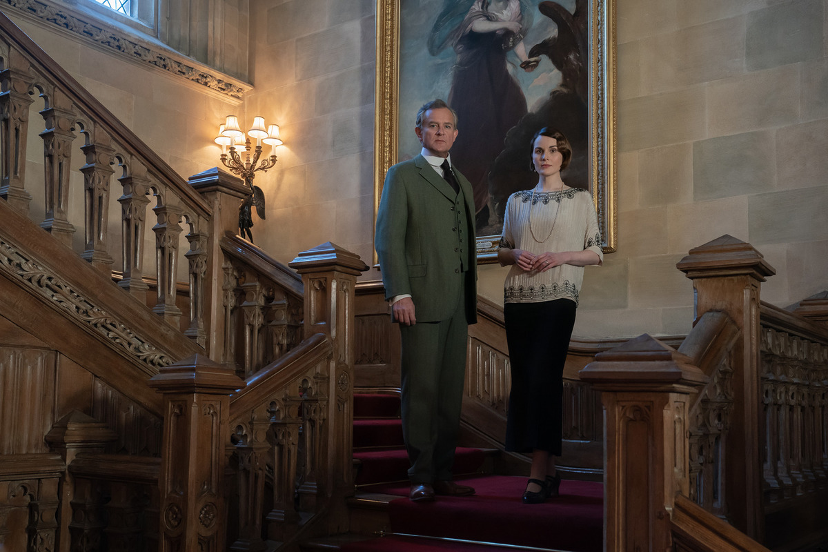 Large 68c4faa51e22f27d618dd002aef36bbb downton abbey a new era hugh bonneville michelle dockery