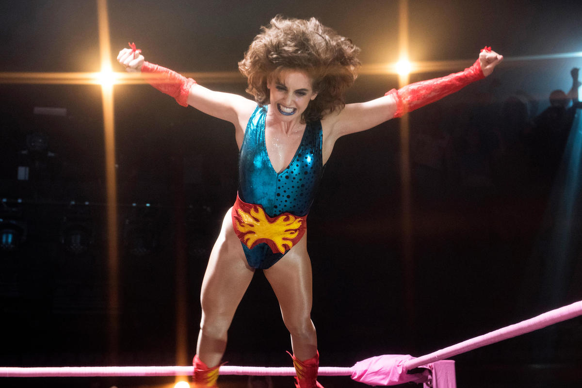 Large 8c19665774916a7280e0eddaae992cdd alison brie glow