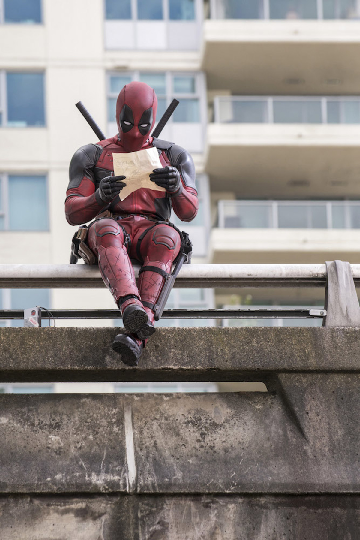 Large b27318013439e3623ea1e2f4e4596240 deadpool movie image ryan reynolds