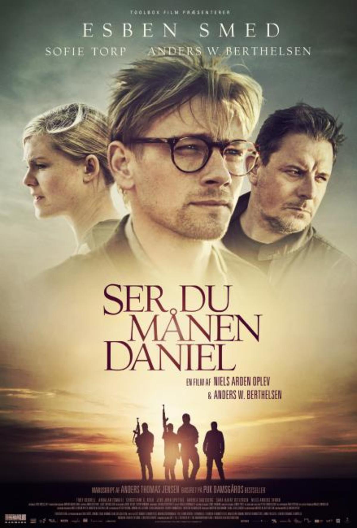 large_247c3dcf3b721c20ea15db9ac7125ee1-2004147_serdumaanendaniel_poster-theatrical_dkposterfinal685x1015serdumaanendaniel_dan-swe_screen.jpg