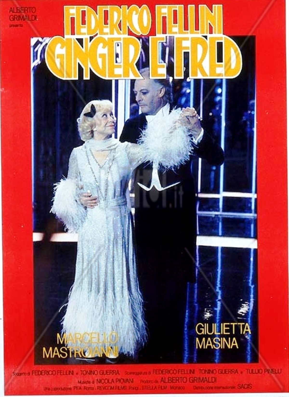 large_bb88179f8da35ef592759eaf254236f6-ginger_e_fred_giulietta_masina_federico_fellini_007_jpg_vczi.jpg