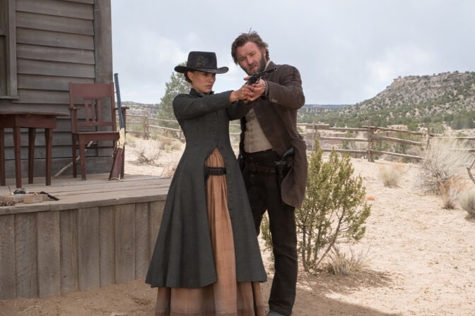 Natalie Portman och Joel Edgerton i "Jane Got a Gun"