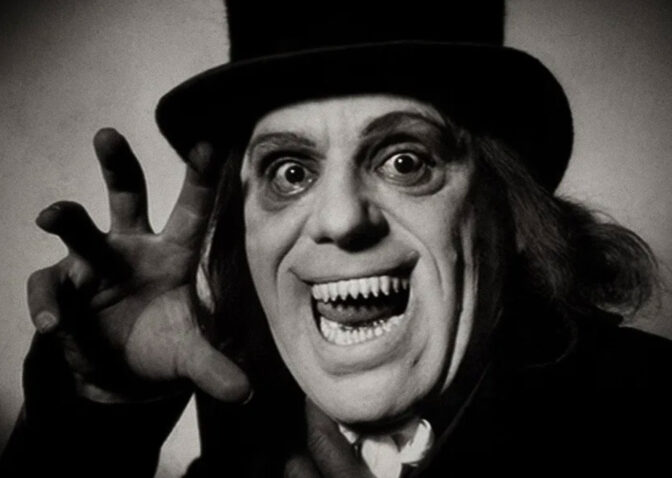 "Mannen i bäverhatt" som inspirerat monstret i "The Babadook"