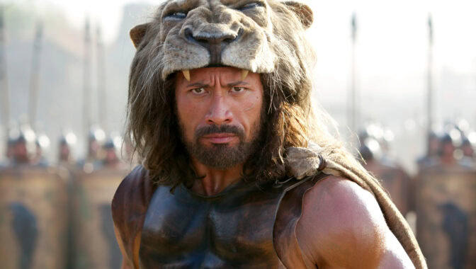 Dwayne Johnson i spännande huvudbonad.