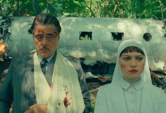 Benicio del Toro kraschar flygplan i "The Phoenician Scheme"